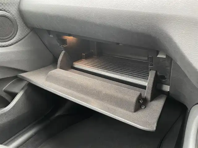 ＢＭＷ Ｘ１ xDrive 18d 宮崎県 2017(平29)年 13.3万km 白 純正ナビゲーション/　AM FM CD DVD /バックカメラ/ETC車載器/クルーズコントロール/電動パーキングブレーキ/LEDヘッドライト/フォグランプ/ウィンカーミラー/電動格納ミラー/プッシュスタート/スマートキー