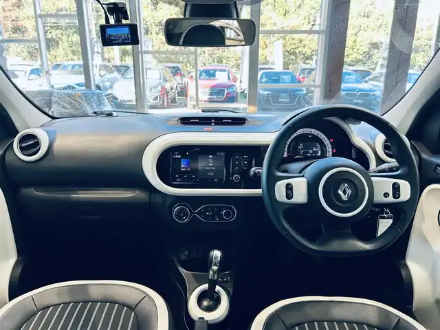 ルノー トゥインゴ インテンス 大阪府 2021(令3)年 3万km ライトブルー 純正ナビ/TV/バックカメラ/applecarplay/USB/AUX/Bluetooth/純正16インチAW/クリアランスソナー/クルーズコントロール/リモコンキー/ハーフ革/シートヒーター/ETC/ドラレコ