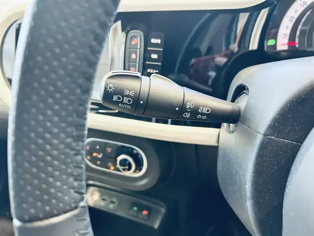 ルノー トゥインゴ インテンス 大阪府 2021(令3)年 3万km ライトブルー 純正ナビ/TV/バックカメラ/applecarplay/USB/AUX/Bluetooth/純正16インチAW/クリアランスソナー/クルーズコントロール/リモコンキー/ハーフ革/シートヒーター/ETC/ドラレコ