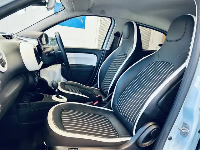 ルノー トゥインゴ インテンス 大阪府 2021(令3)年 3万km ライトブルー 純正ナビ/TV/バックカメラ/applecarplay/USB/AUX/Bluetooth/純正16インチAW/クリアランスソナー/クルーズコントロール/リモコンキー/ハーフ革/シートヒーター/ETC/ドラレコ