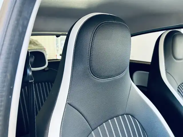 ルノー トゥインゴ インテンス 大阪府 2021(令3)年 3万km ライトブルー 純正ナビ/TV/バックカメラ/applecarplay/USB/AUX/Bluetooth/純正16インチAW/クリアランスソナー/クルーズコントロール/リモコンキー/ハーフ革/シートヒーター/ETC/ドラレコ