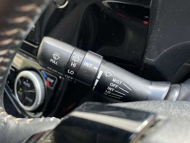 トヨタ アクア G ソフトレザーセレクション 山口県 2017(平29)年 5.6万km ブラックマイカ ワンオーナー　/ＴＲＤエアロ（フロント，サイド，リア）/ＷｅｄｓＳｐｏｒｔ１７インチホイール　/純正７型ナビ/AM/FM/CD/DVD/Bluetooth/フルセグTV　/バックカメラ　/トヨタセーフティーセンス　/車線逸脱警報/アダプティブクルーズコントロール/レーンキープアシスト/ＬＥＤヘッドライト　/純正フロアマット　/衝突被害軽減ブレーキ　/スマートキー/ダブルエアバッグ/ＥＴＣ