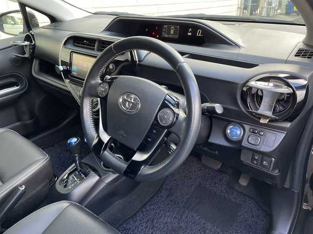 トヨタ アクア G ソフトレザーセレクション 山口県 2017(平29)年 5.6万km ブラックマイカ ワンオーナー　/ＴＲＤエアロ（フロント，サイド，リア）/ＷｅｄｓＳｐｏｒｔ１７インチホイール　/純正７型ナビ/AM/FM/CD/DVD/Bluetooth/フルセグTV　/バックカメラ　/トヨタセーフティーセンス　/車線逸脱警報/アダプティブクルーズコントロール/レーンキープアシスト/ＬＥＤヘッドライト　/純正フロアマット　/衝突被害軽減ブレーキ　/スマートキー/ダブルエアバッグ/ＥＴＣ