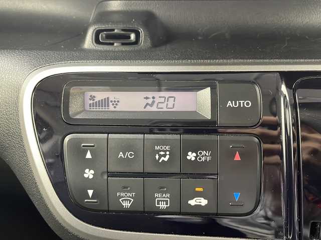 ホンダ Ｎ ＢＯＸ カスタム G ターボSSパッケージ 岐阜県 2014(平26)年 11.6万km プレミアムホワイトパール 衝突被害軽減システム/フリップダウンモニター/純正ナビ/Bluetooth/フルセグTV/CD/DVD/SD/クルーズコントロール/両側パワースライドドア/バックカメラ/スマートキー/プッシュスタート/純正アルミホイール/純正フロアマット/ETC/社外ドアバイザー