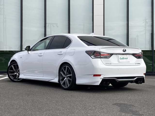 レクサス ＧＳ 300h Fスポーツ 岐阜県 2016(平28)年 10.5万km ホワイトノーヴァガラスフレーク 登録時走行距離104316km/純正ナビ/フルセグテレビ/バックカメラ/Blue tooth・CD・AUX・SDミュージックサーバー/ビルトインETC2.0/レクサスセーフティシステム/プリクラッシュセーフティ/ブラインドスポットモニター/レーダークルーズコントロール/コーナーセンサー前後/ドライブレコーダー前後/レーンキープアシスト/横滑り防止装置/LEDヘッドライト/オートマチックハイビーム/オートライト/SRSエアバッグシステム運転席・助手席+サイド/カーテンエアバッグ/フルエアロ/レザーシート/パワーシート前席/シートヒーター前席/エアシート前席/純正フロアマット/フルフラットシート/純正19アルミホイール/プッシュスタート/スマートキー/スペアキー1本/MTモード付AT