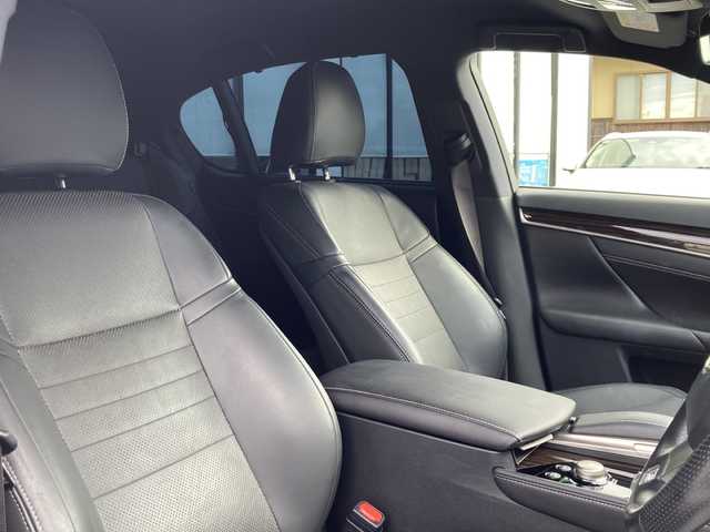 レクサス ＧＳ 300h Fスポーツ 岐阜県 2016(平28)年 10.5万km ホワイトノーヴァガラスフレーク 登録時走行距離104316km/純正ナビ/フルセグテレビ/バックカメラ/Blue tooth・CD・AUX・SDミュージックサーバー/ビルトインETC2.0/レクサスセーフティシステム/プリクラッシュセーフティ/ブラインドスポットモニター/レーダークルーズコントロール/コーナーセンサー前後/ドライブレコーダー前後/レーンキープアシスト/横滑り防止装置/LEDヘッドライト/オートマチックハイビーム/オートライト/SRSエアバッグシステム運転席・助手席+サイド/カーテンエアバッグ/フルエアロ/レザーシート/パワーシート前席/シートヒーター前席/エアシート前席/純正フロアマット/フルフラットシート/純正19アルミホイール/プッシュスタート/スマートキー/スペアキー1本/MTモード付AT
