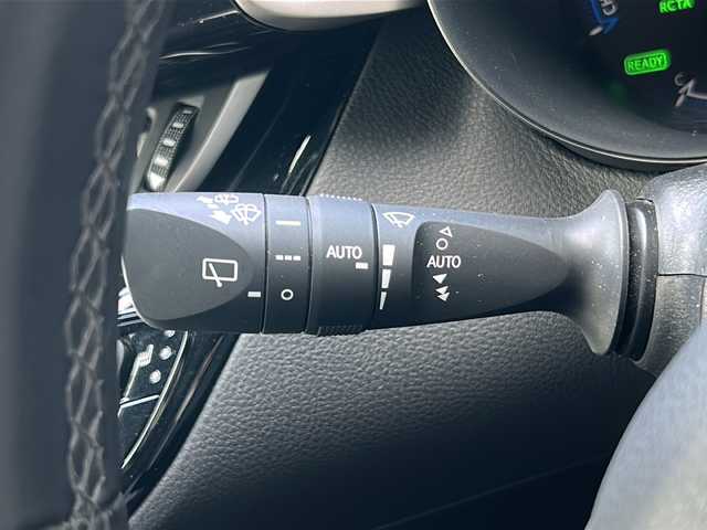 トヨタ Ｃ－ＨＲ G 愛知県 2017(平29)年 1.2万km ホワイトパールクリスタルシャイン 禁煙/ワンオーナー /モデリスタエアロ /トヨタセーフティセンスP/純正ナビ/CD/DVD/DTV/Bluetooth/バックカメラ/レーダークルーズコントロール/クリアランスソナー /BSM/LDA/オートマチックハイビーム /オートライト/純正18インチアルミホイール/ハーフレザーシート /シートヒーター /スマートキー/スペアキー /プッシュスタート /純正フロアマット/保証書・取扱説明書