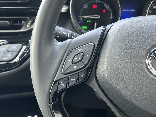 トヨタ Ｃ－ＨＲ G 愛知県 2017(平29)年 1.2万km ホワイトパールクリスタルシャイン 禁煙/ワンオーナー /モデリスタエアロ /トヨタセーフティセンスP/純正ナビ/CD/DVD/DTV/Bluetooth/バックカメラ/レーダークルーズコントロール/クリアランスソナー /BSM/LDA/オートマチックハイビーム /オートライト/純正18インチアルミホイール/ハーフレザーシート /シートヒーター /スマートキー/スペアキー /プッシュスタート /純正フロアマット/保証書・取扱説明書