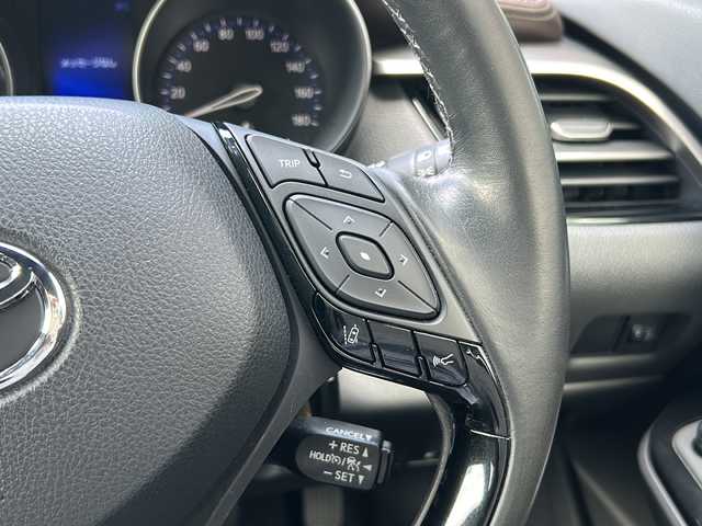 トヨタ Ｃ－ＨＲ G 愛知県 2017(平29)年 1.2万km ホワイトパールクリスタルシャイン 禁煙/ワンオーナー /モデリスタエアロ /トヨタセーフティセンスP/純正ナビ/CD/DVD/DTV/Bluetooth/バックカメラ/レーダークルーズコントロール/クリアランスソナー /BSM/LDA/オートマチックハイビーム /オートライト/純正18インチアルミホイール/ハーフレザーシート /シートヒーター /スマートキー/スペアキー /プッシュスタート /純正フロアマット/保証書・取扱説明書