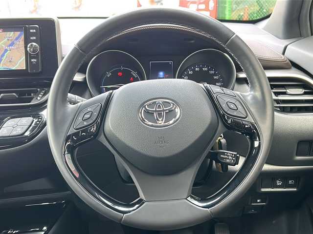 トヨタ Ｃ－ＨＲ G 愛知県 2017(平29)年 1.2万km ホワイトパールクリスタルシャイン 禁煙/ワンオーナー /モデリスタエアロ /トヨタセーフティセンスP/純正ナビ/CD/DVD/DTV/Bluetooth/バックカメラ/レーダークルーズコントロール/クリアランスソナー /BSM/LDA/オートマチックハイビーム /オートライト/純正18インチアルミホイール/ハーフレザーシート /シートヒーター /スマートキー/スペアキー /プッシュスタート /純正フロアマット/保証書・取扱説明書
