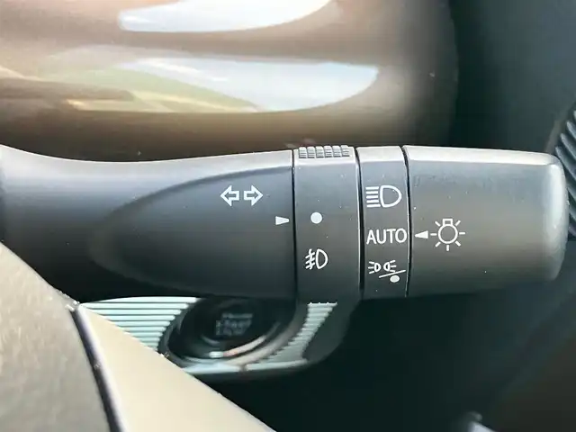 スズキ スペーシア ギア マイスタイル 静岡県 2023(令5)年 1.7万km シフォンアイボリーメタリック 純正9インチナビ(CD/DVD/BT/フルセグ)/全方位カメラ/ドライブレコーダー前後/ETC/レーダークルーズコントロール/両側パワースライドドア/保証書/取扱説明書/エンジンスタートボタン/パワーウィンドウ/パワーステアリング/アイドリングストップ/スマートキー/スペアキー１本/USB入力端子/純正フロアマット/純正スチールホイール/D席N席シートヒーター/ルーフレール/ABS/横滑り防止装置/コーナーセンサー/レーンキープアシスト/オートライト/オートマチックハイビーム/LEDヘッドライト/W+サイドエアバッグ/衝突軽減システム/合皮シートカバー付き/ハンドルカバー