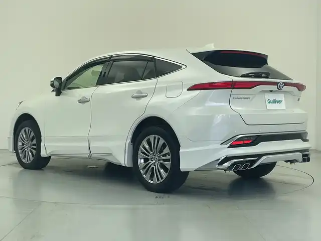 トヨタ ハリアー ハイブリッド Z レザーパッケージ 愛知県 2021(令3)年 2.9万km ホワイトパールクリスタルシャイン モデリスタエアロ/JBLサウンドシステム/１２．３インチディスプレイオーディオ/・Miracast/・Bluetooth/・フルセグTV/トヨタセーフティセンス/・プリクラッシュセーフティ/・レーントレースアシスト/・レーダークルーズコントロール/・ブラインドスポットモニター/・ロードサインアシスト/全方位カメラ/ビルトインETC/デジタルインナーミラー/前後ドライブレコーダー/シートベンチレーション/ステアリングヒーター/パワーシート/パワーバックドア