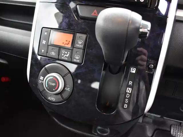 ダイハツ タント カスタム X トップED SA Ⅲ 福岡県 2018(平30)年 8.3万km ファイアークォーツレッドM スマートアシストIII/社外メモリーナビ/フルセグTV/CD/DVD/BT/バックカメラ/純正LEDヘッドライト/純正LEDフォグライト/純正14インチアルミホイール/片側パワースライドドア/ハーフレザーシート/D席シートヒーター/オートハイビーム/コーナーセンサー/ステアリングリモコン/プッシュスタート/スマートキー×2/ドアバイザー/フロアマット/保証書/取扱説明書