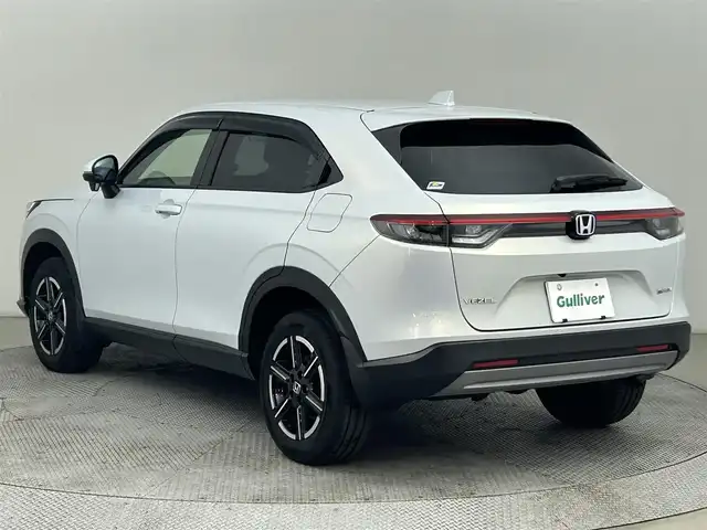 ホンダ ヴェゼル ハイブリッド e:HEV X 道央・札幌 2022(令4)年 1.1万km プレミアムサンライトホワイトパール ・４WD/・寒冷地仕様/・ホンダセンシング/・衝突軽減ブレーキ/・レーンキープアシスト/・レーダークルーズコントロール/・踏み間違え防止装置/・メーカーナビ/・バックカメラ/・フルセグTV/・Bluetooth/・ビルトインETC/・ダウンヒルアシスト/・パドルシフト/・ステアリングスイッチ/・コーナーセンサー/・横滑り防止装置/・プッシュスタート/・スマートキー/・社外ドライブレコーダー前後