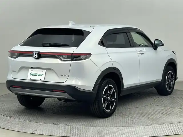 ホンダ ヴェゼル ハイブリッド e:HEV X 道央・札幌 2022(令4)年 1.1万km プレミアムサンライトホワイトパール ・４WD/・寒冷地仕様/・ホンダセンシング/・衝突軽減ブレーキ/・レーンキープアシスト/・レーダークルーズコントロール/・踏み間違え防止装置/・メーカーナビ/・バックカメラ/・フルセグTV/・Bluetooth/・ビルトインETC/・ダウンヒルアシスト/・パドルシフト/・ステアリングスイッチ/・コーナーセンサー/・横滑り防止装置/・プッシュスタート/・スマートキー/・社外ドライブレコーダー前後