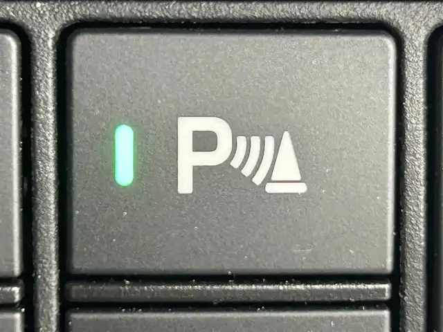 ホンダ ヴェゼル ハイブリッド e:HEV X 道央・札幌 2022(令4)年 1.1万km プレミアムサンライトホワイトパール ・４WD/・寒冷地仕様/・ホンダセンシング/・衝突軽減ブレーキ/・レーンキープアシスト/・レーダークルーズコントロール/・踏み間違え防止装置/・メーカーナビ/・バックカメラ/・フルセグTV/・Bluetooth/・ビルトインETC/・ダウンヒルアシスト/・パドルシフト/・ステアリングスイッチ/・コーナーセンサー/・横滑り防止装置/・プッシュスタート/・スマートキー/・社外ドライブレコーダー前後