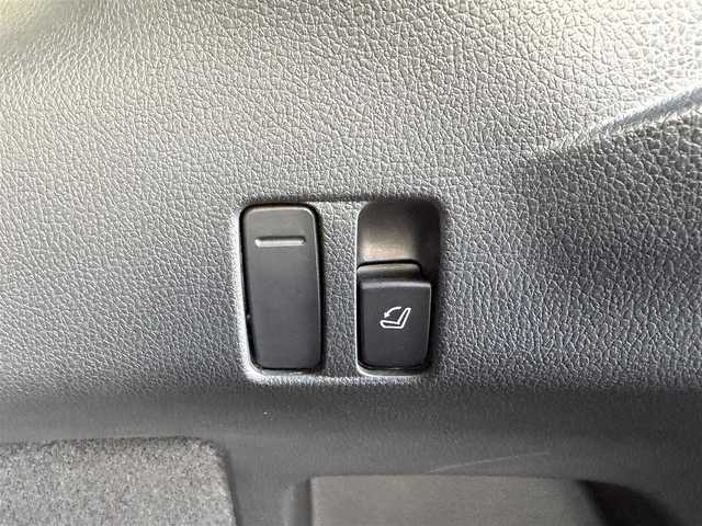 スバル レヴォーグ 1．6GTアイサイト スマートED 兵庫県 2019(令1)年 4.1万km クリスタルホワイトP 4WD/純正ナビ（CN-LX840D）/　　（AM/FM/CD/DVD/BT/SD)/フルセグTV/バックカメラ/ステアリングリモコン/パドルシフト/レーダークルーズコントロール/レーンキープアシスト/衝突軽減被害システム/横滑り防止装置/ブラインドスポットモニター/アイドリングストップ/電動パーキングブレーキ/ビルドインETC/運転席パワーシート/前席シートヒーター/純正フロアマット/トノカバー/ドアバイザー/コーナーセンサー/LEDヘッドライト/純正アルミ17インチ