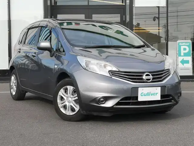 日産 ノート X DIG－S 茨城県 2013(平25)年 8.5万km ダークメタルグレー 純正ナビ/【DVD・CD・SD・BT・TV・AM・FM・VTR・iPod・AUX】/Bカメラ/ETC/前方ドラレコ/アイドリングストップ/オートエアコン/プッシュスタート/スマートキー/ヘッドライトレベライザー/電格ミラー/ドアバイザー/純正フロアマット/純正ホイールカバー