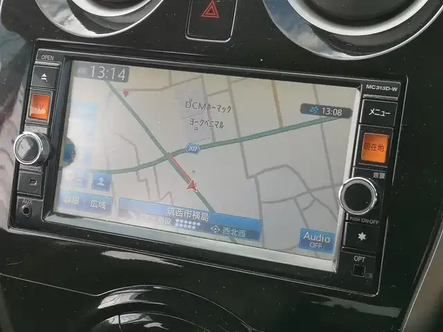 日産 ノート X DIG－S 茨城県 2013(平25)年 8.5万km ダークメタルグレー 純正ナビ/【DVD・CD・SD・BT・TV・AM・FM・VTR・iPod・AUX】/Bカメラ/ETC/前方ドラレコ/アイドリングストップ/オートエアコン/プッシュスタート/スマートキー/ヘッドライトレベライザー/電格ミラー/ドアバイザー/純正フロアマット/純正ホイールカバー