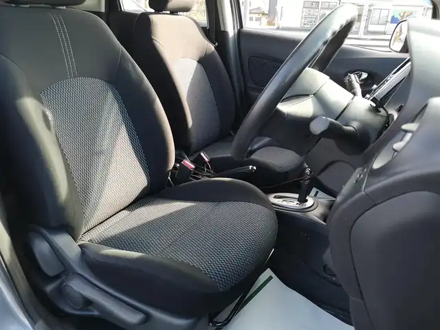 日産 ノート X DIG－S 茨城県 2013(平25)年 8.5万km ダークメタルグレー 純正ナビ/【DVD・CD・SD・BT・TV・AM・FM・VTR・iPod・AUX】/Bカメラ/ETC/前方ドラレコ/アイドリングストップ/オートエアコン/プッシュスタート/スマートキー/ヘッドライトレベライザー/電格ミラー/ドアバイザー/純正フロアマット/純正ホイールカバー