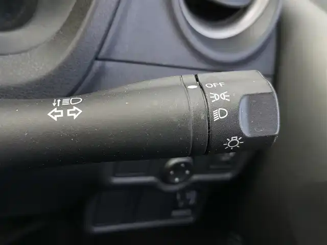 日産 ノート X DIG－S 茨城県 2013(平25)年 8.5万km ダークメタルグレー 純正ナビ/【DVD・CD・SD・BT・TV・AM・FM・VTR・iPod・AUX】/Bカメラ/ETC/前方ドラレコ/アイドリングストップ/オートエアコン/プッシュスタート/スマートキー/ヘッドライトレベライザー/電格ミラー/ドアバイザー/純正フロアマット/純正ホイールカバー