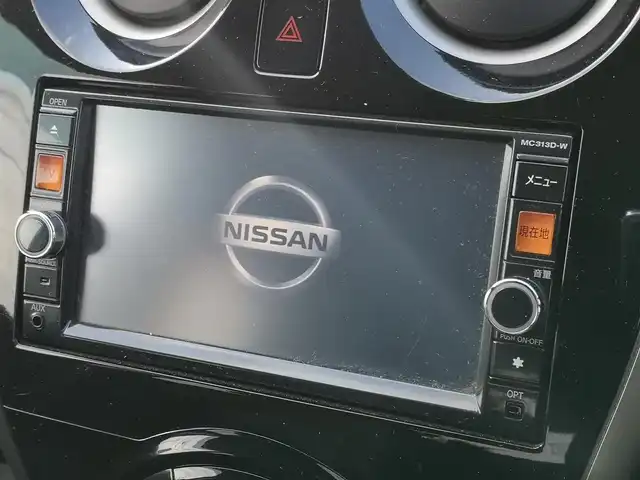 日産 ノート X DIG－S 茨城県 2013(平25)年 8.5万km ダークメタルグレー 純正ナビ/【DVD・CD・SD・BT・TV・AM・FM・VTR・iPod・AUX】/Bカメラ/ETC/前方ドラレコ/アイドリングストップ/オートエアコン/プッシュスタート/スマートキー/ヘッドライトレベライザー/電格ミラー/ドアバイザー/純正フロアマット/純正ホイールカバー