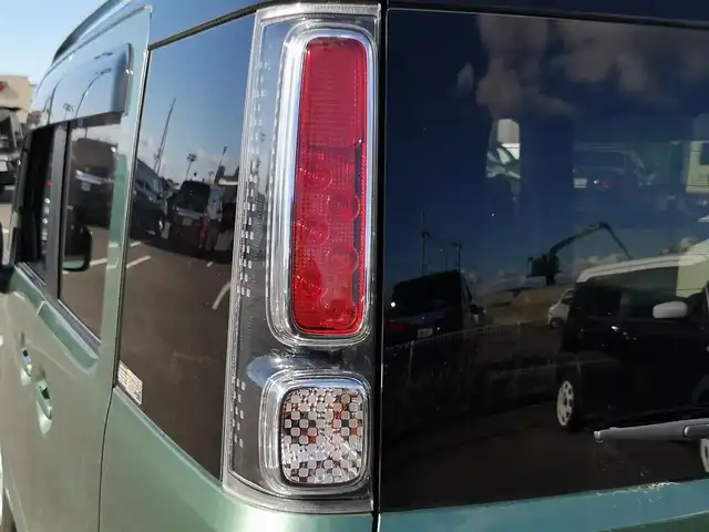 スズキ スペーシア HYBRID X 茨城県 2019(令1)年 4万km ツールグリーンパールメタリック/ブラック2トーン 衝突軽減ブレーキ/後コーナーセンサー/社外ナビ（フルセグTV/Bluetooth/CD/DVD/両側パワースライドドア/シートヒーター/ETC/ドラレコ/ルーフレール