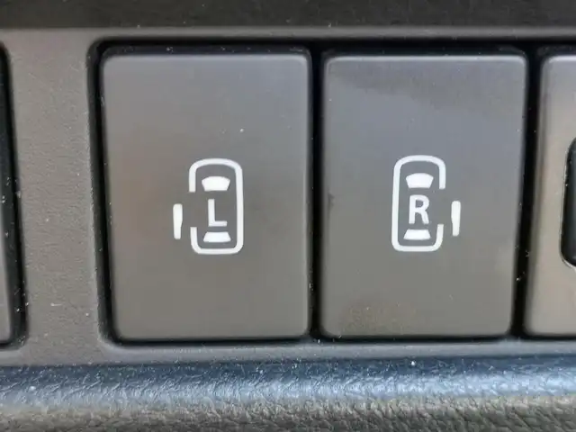 スズキ スペーシア HYBRID X 茨城県 2019(令1)年 4万km ツールグリーンパールメタリック/ブラック2トーン 衝突軽減ブレーキ/後コーナーセンサー/社外ナビ（フルセグTV/Bluetooth/CD/DVD/両側パワースライドドア/シートヒーター/ETC/ドラレコ/ルーフレール