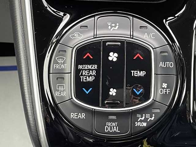 トヨタ エスクァイア ハイブリッド Gi 宮城県 2015(平27)年 14.9万km スパークリングブラックパールクリスタルシャイン 【(株)IDOMが運営する【じしゃロン仙台店】の自社ローン対象車両になります。こちらは現金ご利用時の価格です。自社ローンご希望の方は別途その旨お申付け下さい。】/純正SDナビ/バックカメラ/フルセグ/Qi充電/ビルトインETC/クルコン/前席シートヒーター/両側パワスラ