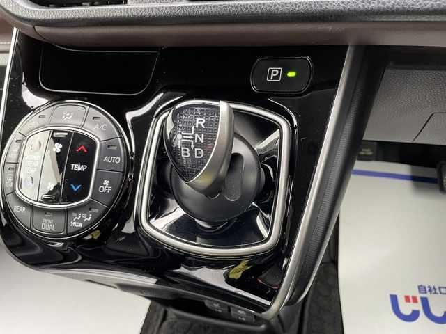 トヨタ エスクァイア ハイブリッド Gi 宮城県 2015(平27)年 14.9万km スパークリングブラックパールクリスタルシャイン 【(株)IDOMが運営する【じしゃロン仙台店】の自社ローン対象車両になります。こちらは現金ご利用時の価格です。自社ローンご希望の方は別途その旨お申付け下さい。】/純正SDナビ/バックカメラ/フルセグ/Qi充電/ビルトインETC/クルコン/前席シートヒーター/両側パワスラ