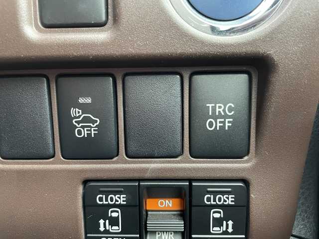 トヨタ エスクァイア ハイブリッド Gi 宮城県 2015(平27)年 14.9万km スパークリングブラックパールクリスタルシャイン 【(株)IDOMが運営する【じしゃロン仙台店】の自社ローン対象車両になります。こちらは現金ご利用時の価格です。自社ローンご希望の方は別途その旨お申付け下さい。】/純正SDナビ/バックカメラ/フルセグ/Qi充電/ビルトインETC/クルコン/前席シートヒーター/両側パワスラ