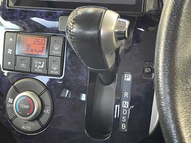 ダイハツ タント カスタム RS トップED SA Ⅲ 愛知県 2017(平29)年 5.5万km ファイアークォーツレッドM ・スマートアシスト/・衝突被害軽減システム/・横滑り防止装置/・コーナーセンサー/・オートライト/・LEDヘッドライト/・LEDフォグランプ/・純正ナビ/・フルセグTV/・バックカメラ/・Bluetooth/・両側パワースライドドア/・純正AW/・後席サンシェード/・ドライブレコーダー/・プッシュスタート/・スマートキー