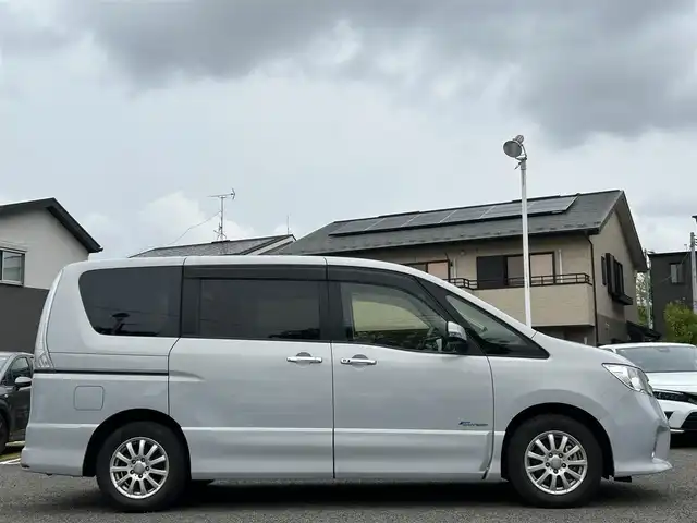 日産 セレナ ハイウェイスター Sハイブリッド 宮城県 2012(平24)年 8.5万km エターナルスノーホワイト 純正ディーラーナビ/TV(ワンセグ)/CD/AM・FM/SD/ipod/AUX/左側パワースライドドア/横滑り防止/３列シート/オートライト/ETC/スマートキー/スペアキー×1/車外アルミスタッドレス15インチ