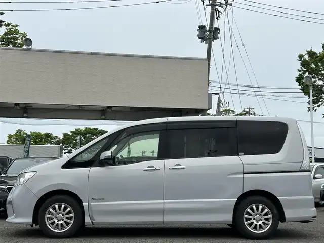 日産 セレナ ハイウェイスター Sハイブリッド 宮城県 2012(平24)年 8.5万km エターナルスノーホワイト 純正ディーラーナビ/TV(ワンセグ)/CD/AM・FM/SD/ipod/AUX/左側パワースライドドア/横滑り防止/３列シート/オートライト/ETC/スマートキー/スペアキー×1/車外アルミスタッドレス15インチ