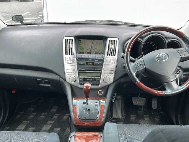 トヨタ ハリアー 240G Lパッケージ 千葉県 2010(平22)年 11万km ブラック 純正ＨＤＤナビ　バックカメラ　社外ＥＴＣ　ＣＤオーディオ　リモコンキー　ＡＵＴＯ機能エアコン　運転席パワーシート　純正フロアマット　社外前方ドライブレコーダー　キセノンライト　純正１７ＡＷ
