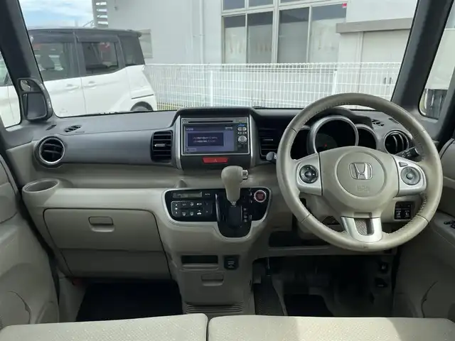 ホンダ Ｎ ＢＯＸ G ターボパッケージ 栃木県 2013(平25)年 8.4万km プレミアムホワイトパール 株)IDOMが運営する【じしゃロン小山店】の自社ローン専用車両になります。こちらは現金またはオートローンご利用時の価格です。自社ローンご希望の方は別途その旨お申付け下さい//禁煙車/純正ワンセグナビ/（CD/DVD/AM/FMラジオ）/スマートキー/プッシュスタート/バックカメラ/クルーズコントロール/ＥＴＣ/パドルシフト/両側パワースライドドア/ステアリングリモコン/電動格納ドアミラー/パワーウインドウ/オートライト