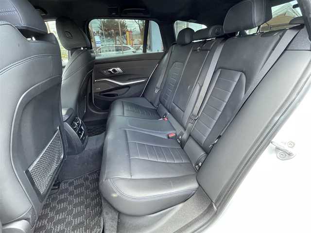ＢＭＷ Ｍ３４０ｉ xDriveツーリング 長野県 2020(令2)年 4万km パール ４WD/純正ナビ/・Bluetooth/TV/360度バックカメラ/純正ETC/ドライブレコーダー/前席パワーシート/運転席メモリパワーシート/レザーシート/前席シートヒーター/純正フロアマット/純正19インチAW/前後コーナーセンサー/BSM/カードキー/パドルシフト/アイドリングストップ/クルーズコントロール追走あり/スマートキー/スペアキー有/スタッドレス積み込み/取り扱い説明書/保証書