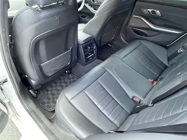 ＢＭＷ Ｍ３４０ｉ xDriveツーリング 長野県 2020(令2)年 4万km パール ４WD/純正ナビ/・Bluetooth/TV/360度バックカメラ/純正ETC/ドライブレコーダー/前席パワーシート/運転席メモリパワーシート/レザーシート/前席シートヒーター/純正フロアマット/純正19インチAW/前後コーナーセンサー/BSM/カードキー/パドルシフト/アイドリングストップ/クルーズコントロール追走あり/スマートキー/スペアキー有/スタッドレス積み込み/取り扱い説明書/保証書