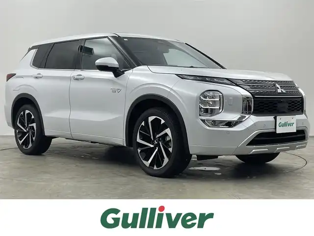 三菱 アウトランダー ＰＨＥＶ P 埼玉県 2024(令6)年 0.2万km ホワイトダイヤモンド サンルーフ/４ＷＤ　/１２．３インチディスプレイオーディオ/ 地デジＴＶ Bluetooth HDMI スマホ連携/全方位カメラ　/ＢＯＳＥサウンド/ワイヤレス充電　/サンルーフ　/レーダークルーズコントロール　/パワーバックドア　/レザーシート　/前席メモリ機能付パワーシート　/前後席シートヒーター　/前席リフレッシュシート　/ヘッドアップディスプレイ　/ＬＥＤライトライト　/オートハイビーム　/充電ケーブル車載