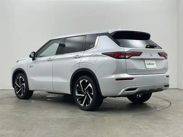 三菱 アウトランダー ＰＨＥＶ P 埼玉県 2024(令6)年 0.2万km ホワイトダイヤモンド サンルーフ/４ＷＤ　/１２．３インチディスプレイオーディオ/ 地デジＴＶ Bluetooth HDMI スマホ連携/全方位カメラ　/ＢＯＳＥサウンド/ワイヤレス充電　/サンルーフ　/レーダークルーズコントロール　/パワーバックドア　/レザーシート　/前席メモリ機能付パワーシート　/前後席シートヒーター　/前席リフレッシュシート　/ヘッドアップディスプレイ　/ＬＥＤライトライト　/オートハイビーム　/充電ケーブル車載