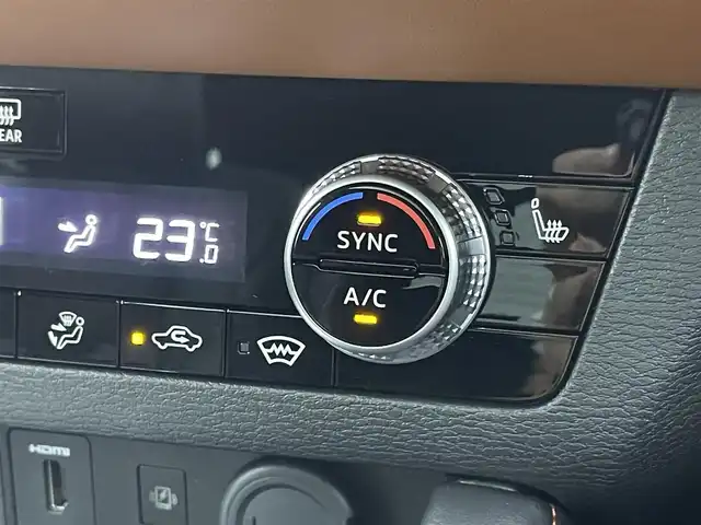 三菱 アウトランダー ＰＨＥＶ P 埼玉県 2024(令6)年 0.2万km ホワイトダイヤモンド サンルーフ/４ＷＤ　/１２．３インチディスプレイオーディオ/ 地デジＴＶ Bluetooth HDMI スマホ連携/全方位カメラ　/ＢＯＳＥサウンド/ワイヤレス充電　/サンルーフ　/レーダークルーズコントロール　/パワーバックドア　/レザーシート　/前席メモリ機能付パワーシート　/前後席シートヒーター　/前席リフレッシュシート　/ヘッドアップディスプレイ　/ＬＥＤライトライト　/オートハイビーム　/充電ケーブル車載