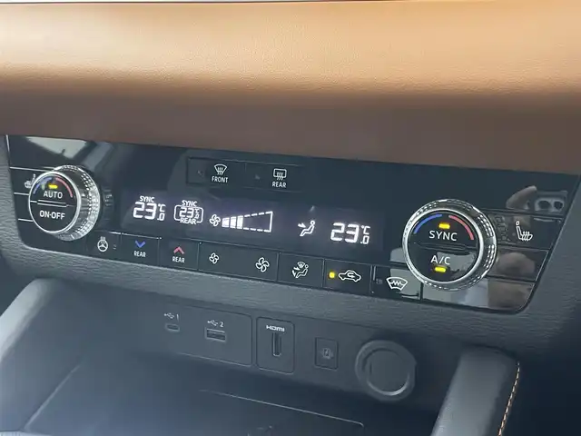 三菱 アウトランダー ＰＨＥＶ P 埼玉県 2024(令6)年 0.2万km ホワイトダイヤモンド サンルーフ/４ＷＤ　/１２．３インチディスプレイオーディオ/ 地デジＴＶ Bluetooth HDMI スマホ連携/全方位カメラ　/ＢＯＳＥサウンド/ワイヤレス充電　/サンルーフ　/レーダークルーズコントロール　/パワーバックドア　/レザーシート　/前席メモリ機能付パワーシート　/前後席シートヒーター　/前席リフレッシュシート　/ヘッドアップディスプレイ　/ＬＥＤライトライト　/オートハイビーム　/充電ケーブル車載