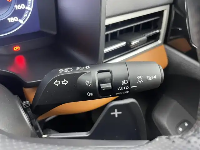 三菱 アウトランダー ＰＨＥＶ P 埼玉県 2024(令6)年 0.2万km ホワイトダイヤモンド サンルーフ/４ＷＤ　/１２．３インチディスプレイオーディオ/ 地デジＴＶ Bluetooth HDMI スマホ連携/全方位カメラ　/ＢＯＳＥサウンド/ワイヤレス充電　/サンルーフ　/レーダークルーズコントロール　/パワーバックドア　/レザーシート　/前席メモリ機能付パワーシート　/前後席シートヒーター　/前席リフレッシュシート　/ヘッドアップディスプレイ　/ＬＥＤライトライト　/オートハイビーム　/充電ケーブル車載
