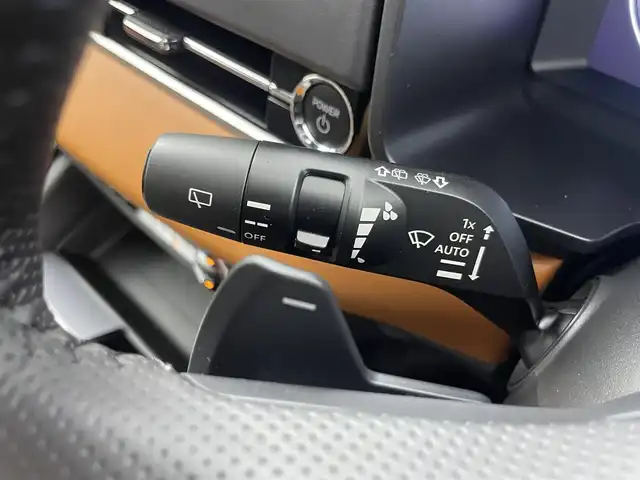 三菱 アウトランダー ＰＨＥＶ P 埼玉県 2024(令6)年 0.2万km ホワイトダイヤモンド サンルーフ/４ＷＤ　/１２．３インチディスプレイオーディオ/ 地デジＴＶ Bluetooth HDMI スマホ連携/全方位カメラ　/ＢＯＳＥサウンド/ワイヤレス充電　/サンルーフ　/レーダークルーズコントロール　/パワーバックドア　/レザーシート　/前席メモリ機能付パワーシート　/前後席シートヒーター　/前席リフレッシュシート　/ヘッドアップディスプレイ　/ＬＥＤライトライト　/オートハイビーム　/充電ケーブル車載