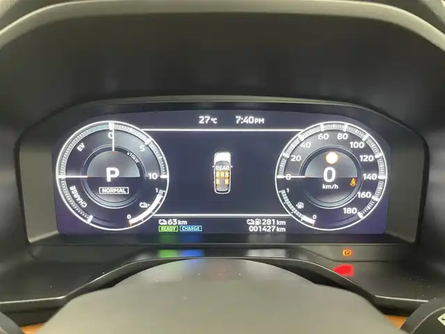 三菱 アウトランダー ＰＨＥＶ P 埼玉県 2024(令6)年 0.2万km ホワイトダイヤモンド サンルーフ/４ＷＤ　/１２．３インチディスプレイオーディオ/ 地デジＴＶ Bluetooth HDMI スマホ連携/全方位カメラ　/ＢＯＳＥサウンド/ワイヤレス充電　/サンルーフ　/レーダークルーズコントロール　/パワーバックドア　/レザーシート　/前席メモリ機能付パワーシート　/前後席シートヒーター　/前席リフレッシュシート　/ヘッドアップディスプレイ　/ＬＥＤライトライト　/オートハイビーム　/充電ケーブル車載