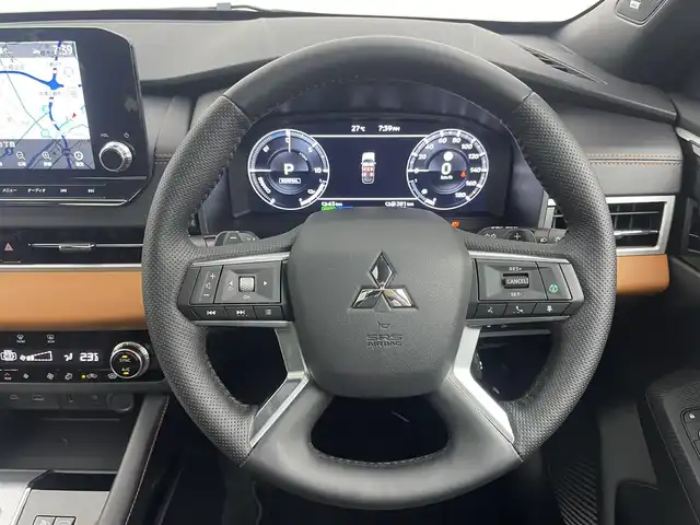 三菱 アウトランダー ＰＨＥＶ P 埼玉県 2024(令6)年 0.2万km ホワイトダイヤモンド サンルーフ/４ＷＤ　/１２．３インチディスプレイオーディオ/ 地デジＴＶ Bluetooth HDMI スマホ連携/全方位カメラ　/ＢＯＳＥサウンド/ワイヤレス充電　/サンルーフ　/レーダークルーズコントロール　/パワーバックドア　/レザーシート　/前席メモリ機能付パワーシート　/前後席シートヒーター　/前席リフレッシュシート　/ヘッドアップディスプレイ　/ＬＥＤライトライト　/オートハイビーム　/充電ケーブル車載