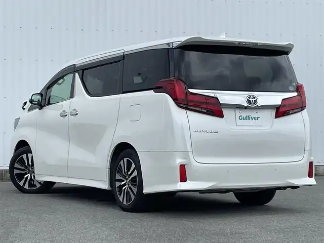 トヨタ アルファード S Cパッケージ 福岡県 2018(平30)年 6.3万km ホワイトパールクリスタルシャイン 純正１０インチナビ（ＮＳＺ．Ｚ６８Ｔ）/Ｗサンルーフ/オートハイビーム/純正フリップダウンモニター/シートヒーター/エアシート/三眼ＬＥＤ/ステアリングヒーター/パワーバックドア/オートハイビーム/黒革シート/バックカメラ/ビルトインETC/クリアランスソナー/オートハイビーム/パワーシート/純正１８インチアルミホイール