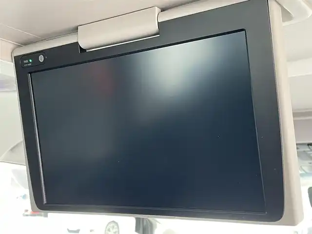 トヨタ アルファード S Cパッケージ 福岡県 2018(平30)年 6.3万km ホワイトパールクリスタルシャイン 純正１０インチナビ（ＮＳＺ．Ｚ６８Ｔ）/Ｗサンルーフ/オートハイビーム/純正フリップダウンモニター/シートヒーター/エアシート/三眼ＬＥＤ/ステアリングヒーター/パワーバックドア/オートハイビーム/黒革シート/バックカメラ/ビルトインETC/クリアランスソナー/オートハイビーム/パワーシート/純正１８インチアルミホイール