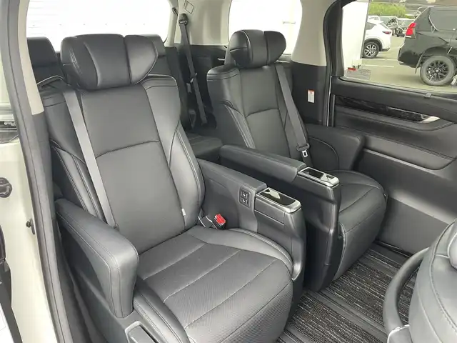トヨタ アルファード S Cパッケージ 福岡県 2018(平30)年 6.3万km ホワイトパールクリスタルシャイン 純正１０インチナビ（ＮＳＺ．Ｚ６８Ｔ）/Ｗサンルーフ/オートハイビーム/純正フリップダウンモニター/シートヒーター/エアシート/三眼ＬＥＤ/ステアリングヒーター/パワーバックドア/オートハイビーム/黒革シート/バックカメラ/ビルトインETC/クリアランスソナー/オートハイビーム/パワーシート/純正１８インチアルミホイール
