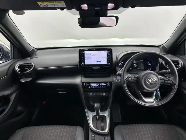 トヨタ ヤリスクロス ハイブリッド Z 三重県 2023(令5)年 3.8万km ブラックマイカ /禁煙車//純正ディスプレイオーディオ//AppleCarPray/AndroidAuto/Bluetooth/AM/FM//トヨタセーフティセンス//レーダークルーズコントロール//パノラミックビューモニター//ステリングヒーター//前席シートヒーター//オートライト//オートハイビーム//ブラインドスポットモニター//電動パーキング//ETC//AC100V//LEDヘッドライト//純正18インチAW